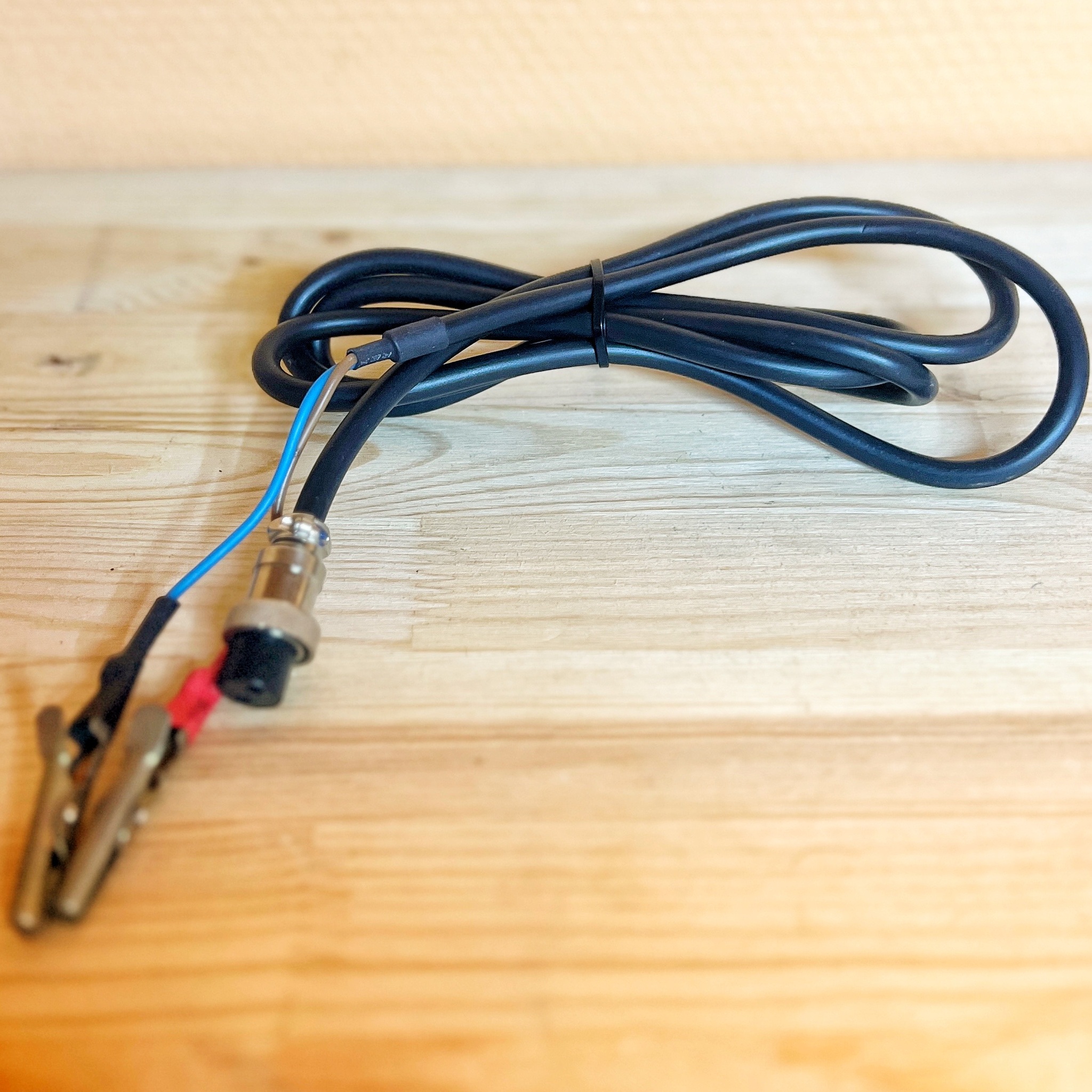 Шнур соединительный Резьбовой/Крокодилы